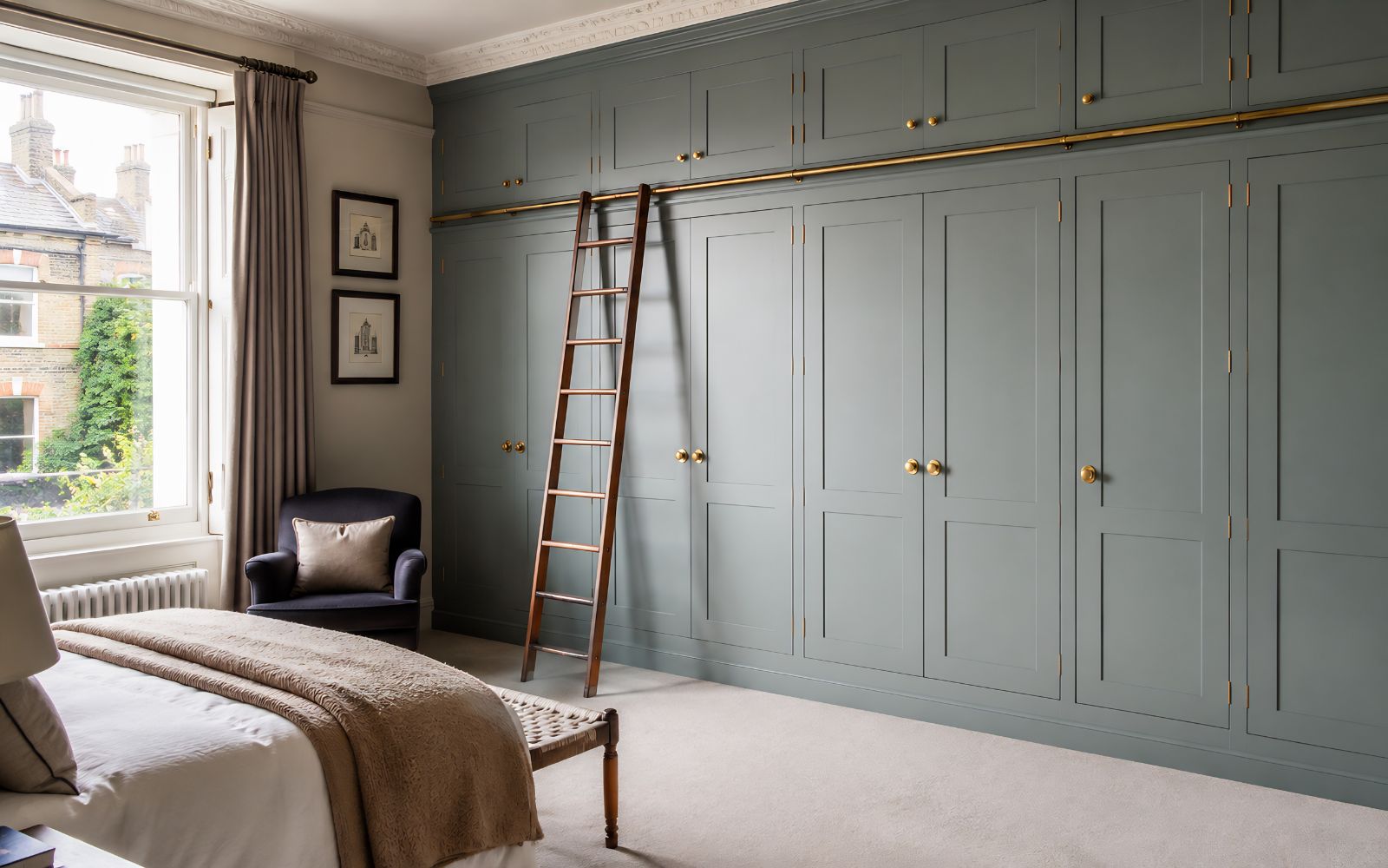 Fitted wardrobe portfolio example